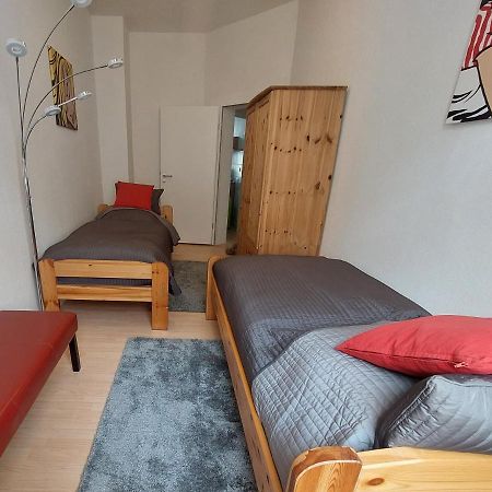 Schoene Zwei-Zimmer-Wohnung "W2" Mit 4 Einzelbetten Und Wlan In Zwenkau Bei Leipzig Im Neuseenland Exterior foto