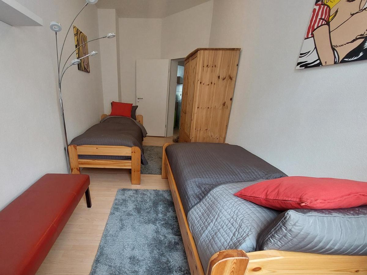 Schoene Zwei-Zimmer-Wohnung "W2" Mit 4 Einzelbetten Und Wlan In Zwenkau Bei Leipzig Im Neuseenland Exterior foto