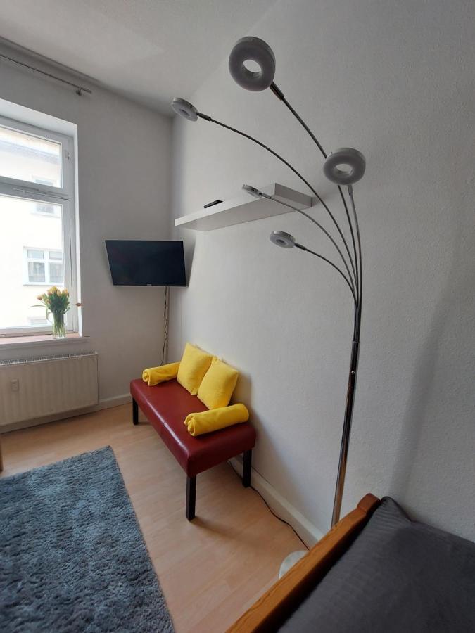 Schoene Zwei-Zimmer-Wohnung "W2" Mit 4 Einzelbetten Und Wlan In Zwenkau Bei Leipzig Im Neuseenland Exterior foto