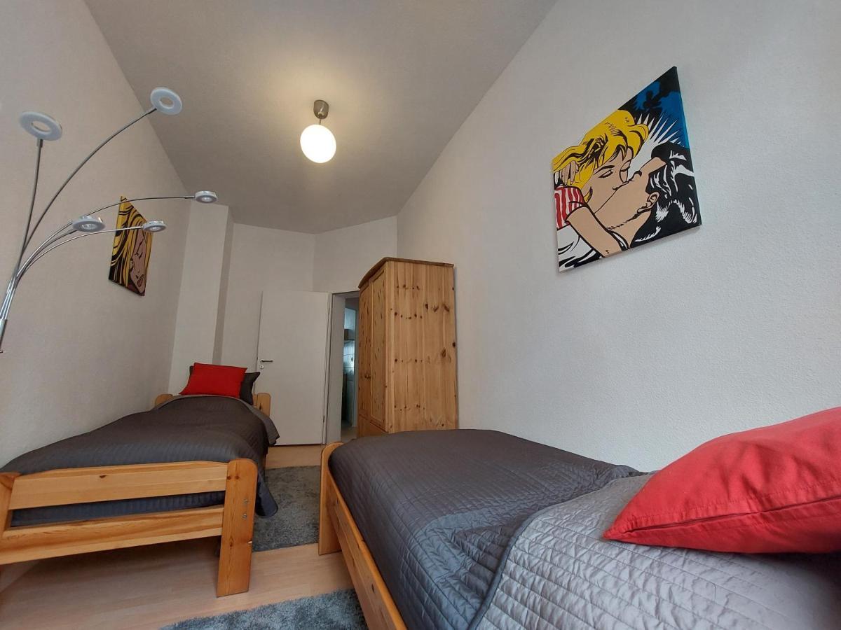 Schoene Zwei-Zimmer-Wohnung "W2" Mit 4 Einzelbetten Und Wlan In Zwenkau Bei Leipzig Im Neuseenland Exterior foto