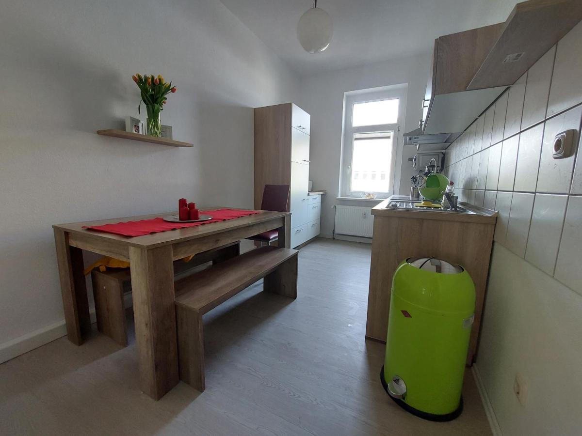 Schoene Zwei-Zimmer-Wohnung "W2" Mit 4 Einzelbetten Und Wlan In Zwenkau Bei Leipzig Im Neuseenland Exterior foto