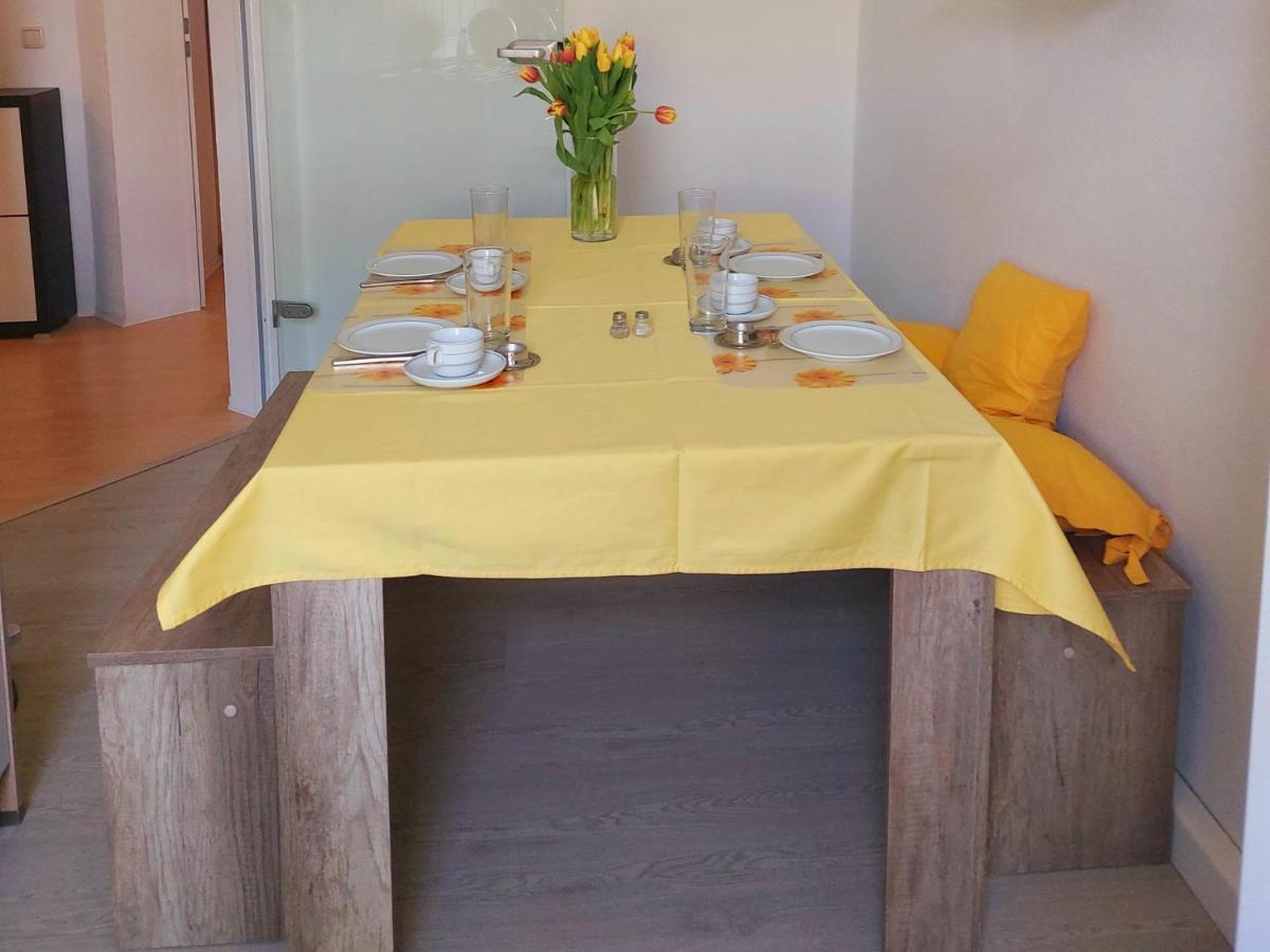 Schoene Zwei-Zimmer-Wohnung "W2" Mit 4 Einzelbetten Und Wlan In Zwenkau Bei Leipzig Im Neuseenland Exterior foto