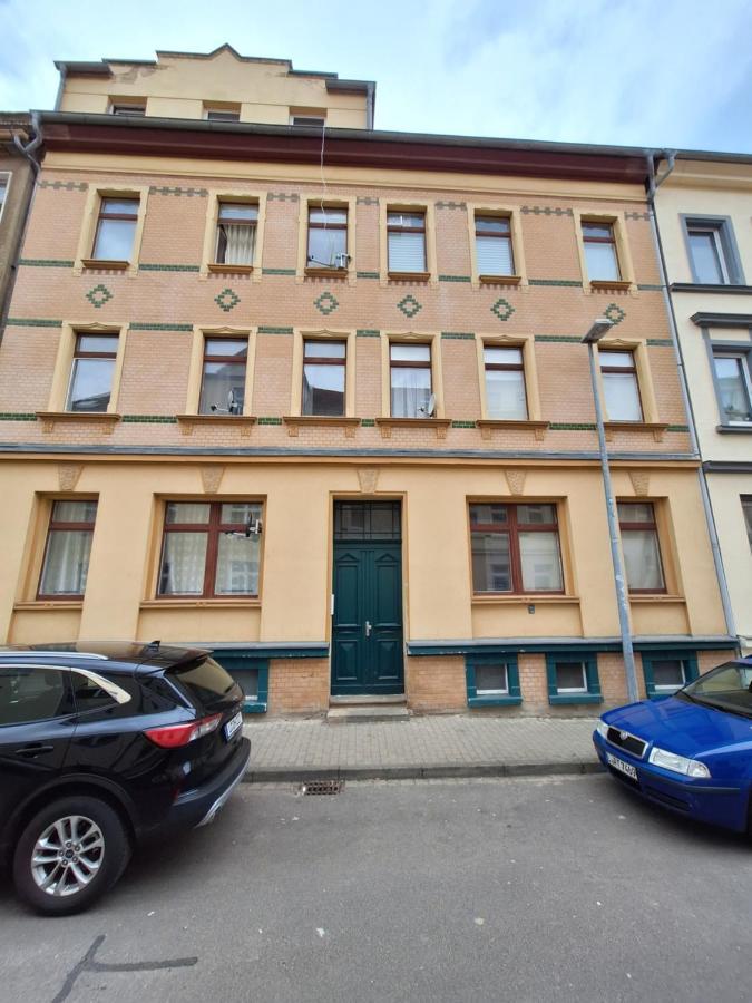 Schoene Zwei-Zimmer-Wohnung "W2" Mit 4 Einzelbetten Und Wlan In Zwenkau Bei Leipzig Im Neuseenland Exterior foto